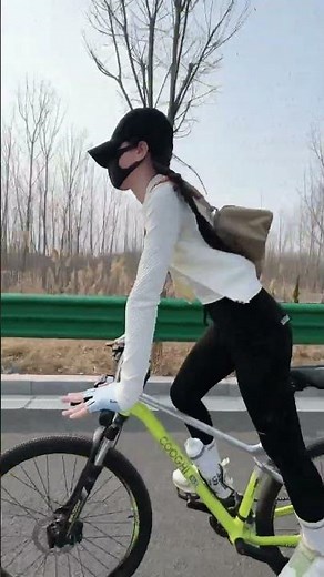 Unleash Your Style: Show Off in These Fit-Friendly Cycling Pants