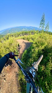 This bit of trail is so insanely fun! Jumping over the bushes to set up for the corner felt like flying 🛩️ Trail: Puttin’ on the Ritz • @transitionbikes @vorsprungsuspension @noblwheels @schwalbetires @lewisbike_official @akta_mtb @dunbarcycles @rndm.company • #downhillmtb #noblwheels #mountprevost | Dean Tennant