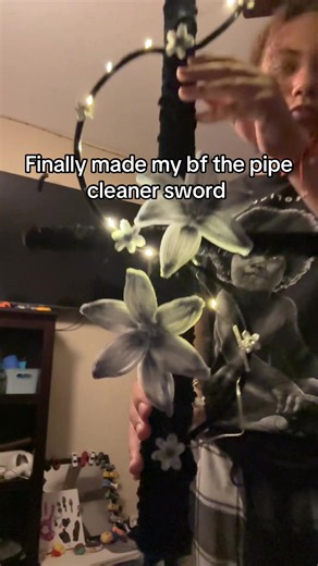 Definitely recommend making, all the videos I used I’ll tag below #fyp #pipecleanerart #sword #boyfriendgifts @err4err4 @Flowers for Flora 🌷 @WITH JOYYS 🍀