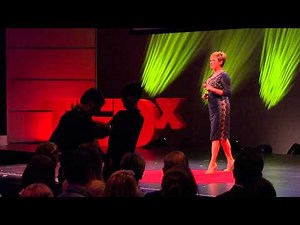 It's ok to look | Kristen Vermilyea | TEDxZurich
