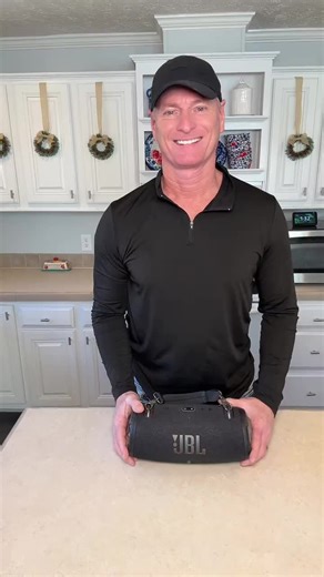 JBL extreme carry handle is a game changer #jbl #jblgreekout #music #jblextreme3 #jblextreme2