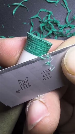 erosion in the manufacture of a thread using a cutter as the cutting tool