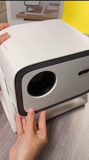 5.2K views · 25 reactions | Big screen. Small body. Smarter than ever.  Wanbo Vali 1 Smart Gimbal Projector — 200° rotation, Android TV 11, 900 ANSI lumens, and cinema-grade sound.  Stream your world in 1080P FHD!  Shop now: https://ban.ggood.vip/1mvZq #banggood #SmartProjector #consumerelectronics #HomeCinema | Banggood | Facebook