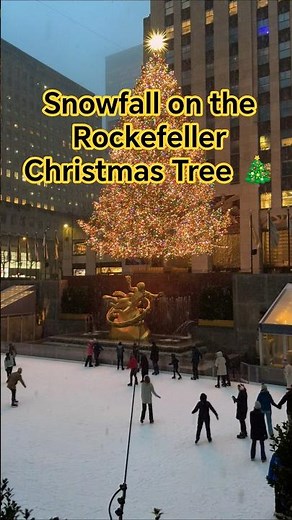 Snowfall on the Rockefeller Christmas Tree 🎄❄️ | NYC 2025 Magic #snow #nycsnow #Christmas