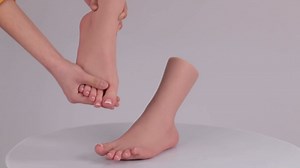 BodhiTCM Realistic Silicone Female Model Feet Life Size Jewelry Display Tattoo Practice Art Collection with Nails(A Pair of Foot-with Skeleton, Brown)