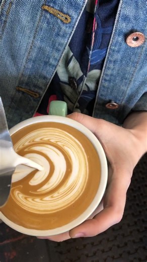 Latte Art Tutorial: Pouring the Perfect Latte