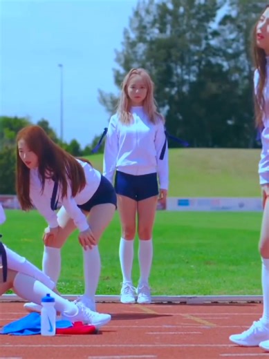 Celebrate LOONA with Creative Edits and Fun!
