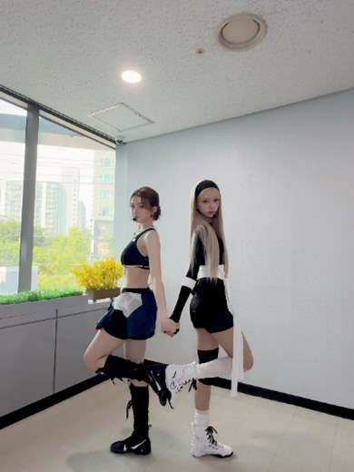 MEOVV members and positions: leader, maknae, main dancer explained