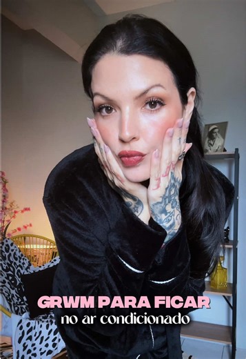 Divando no ar condicionado sempre ❤️ Sapato creeper @Estilo Veggie Shoes casaco @SHEIN Brasil blusa @Violeta Skate Rock calça @Riachuelo óculos Temu e bolsa da feira da praia de Iracema ⚡️ #look #grwm #lookdodia #arrumesecomigo