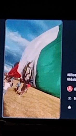 Niños evitan que la Bandera de México no toque el suelo 🇲🇽🇲🇽🇲🇽