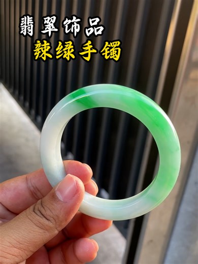 Exploring the Art of Jade Bracelet Craftsmanship