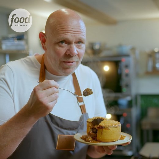 Tom Kerridge is bringing the ultimate pub classic to your kitchen - Steak & Ale Pie! 🥧🍻 #SecretsOfThePubKitchen | Food Network UK
