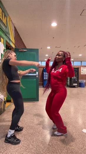 #viral #trending #fypシ #blowthisup #newdance @D40 2.0™️. | dancing