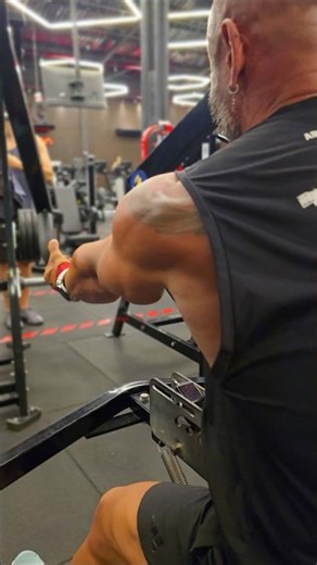 One-arm rowing machine