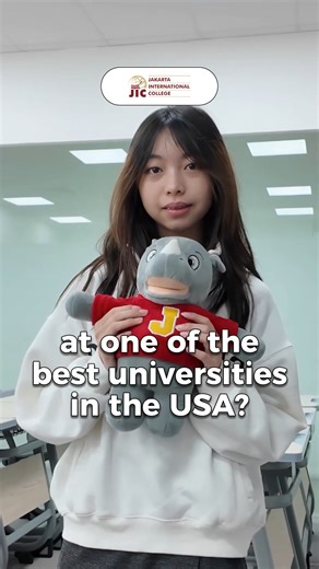 JIC @jakarta.international.college offers a clear and practical pathway program for students who plan to pursue their studies in the United States, including progression to California State University, Long Beach @csulongbeach. CSULB has been ranked in the Top 50 by the Wall Street Journal and College Pulse’s 2026 Best Colleges in America, a recognition that reflects how well the university prepares students for financial success through strong academics, relevant industry exposure, and real-wor