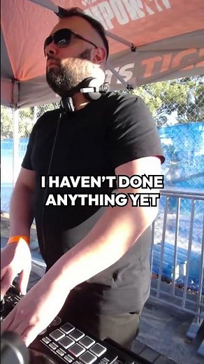 Whoomp! (There It Is) x Can't Touch This LIVE DJ MASHUP