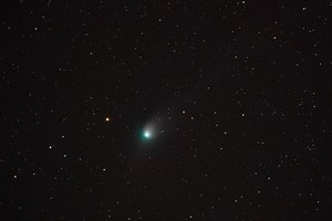 15K views · 294 reactions | Comet C/2022 E3 ZTF on 25/01/2023 The comet is approaching it's closest point to earth and is currently visible to the naked eye, but only just! The moon will impact veiwing over the coming nights but it should be visible through binouculars or a telescope. The comet is currently moving between the plough and the north star making it easier to find during the next week or so. Video: Dan Monk / Sony A73, 400mm lens | Kielder Observatory | Facebook