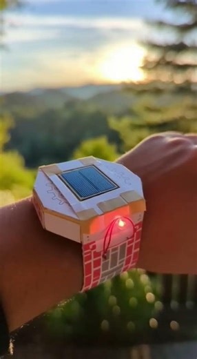 Daylight Sensor IRL: a paper solar ‘redstone clock’ you can wear