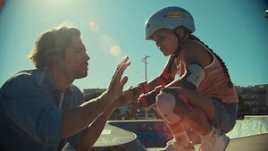 Dacia: Duster hybrid 4x4 - 2025 • Ads of the World™ | Part of The Clio Network