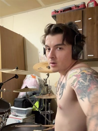 Starscream🦇 on Instagram: "“Starscream playing Scream while he waits for Masterpiece Starscream to arrive in the mail”"