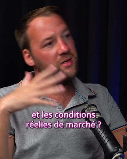 "Optimisation" sur backtest = arnaque légale. Voici comment ça marche : Le vendeur prend un robot qui fait n'importe quoi. Il l'optimise sur les 5 dernières années de données EUR/USD. Il teste 10 000 combinaisons de paramètres. Il trouve CELLE qui donne la plus belle courbe sur ces 5 ans précis. Il publie ce backtest : " 500% en 5 ans, drawdown 8%". Impressionnant, non ? Tu achètes le robot. Tu le lances en réel. Et là, il perd 30% en 2 semaines. Pourquoi ? Parce qu'il était optimisé sur le PASS