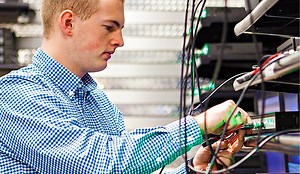 Setting Up Your Vibration Controller Hardware - Video Tutorial - Vibration Research