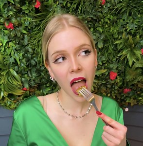 Hungry on the first date 😂 by 123 GO! | 123 GO