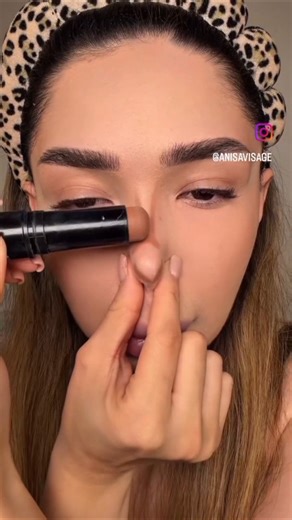 Viral Nose Contour Hack #ytshorts #ytshortsindia #ytviral#makeup #nosecontouring#secrethacks #shorts