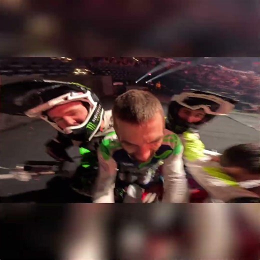 Unbelievable Moment Caught on Camera! 🌟 More Wild Content to Come! #Viral #MustSee