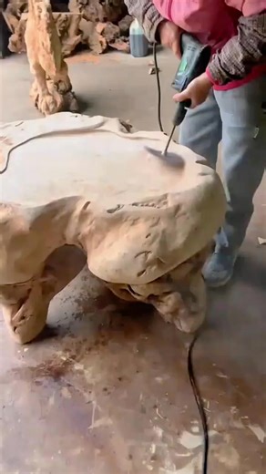 Cedar wood art polishing a beautiful natural burl wood slab #cedarwood #woodart #machinery | Workzonex