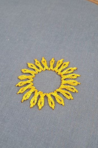 hand embroidery circle design with cross lazy daisy stitch #highlight #reelsvideoシ #training #dian #stitch | Dian Embroidery