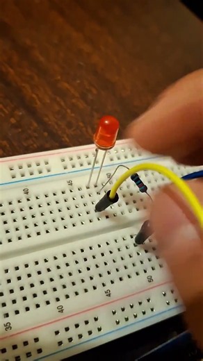 Arduino Potentiometer Controls LED Brightness