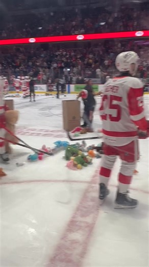 8.1K views · 84 reactions | 2 of 2 griffs teddy bear toss. lol… players helping clean up stuffed animals | Eric Zane | Facebook