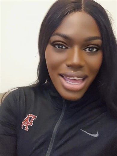 Not me being extra excited to go to the gym because of a new #nike top 😭🤍 Sometimes it’s not a deep motivational quote. Sometimes it’s just a cute gym fit that makes you want to show up. And honestly? I’ll take it. Because if a new top gets me through the doors, onto the treadmill, into those Bulgarian splits and foam rolling sessions… then that’s a win. I’ve learned that consistency doesn’t always come from big dramatic speeches. Sometimes it comes from small things — feeling cute, feeling co