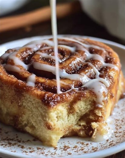 Cinnamon Roll Cake