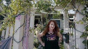 Jodie Evans is an American peace activist and co-founder of the antiwar organization Code Pink: Women For Peace. In recent decades, she has organized many protests and called for greater scrutiny of her government's motives in engaging in foreign conflicts. #ValueOfDemocracy | CGTN