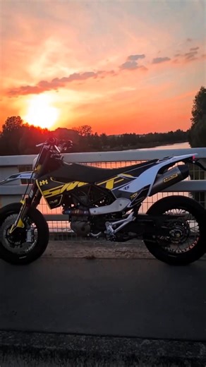 Husqvarna 701 Supermoto ‘SMF GRAPHICS’ | Supermofools