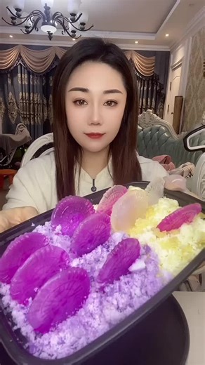 Crunchy Ice Chips ASMR Experience