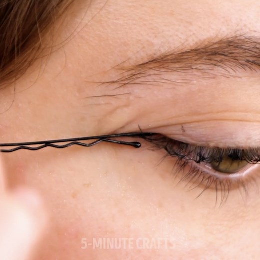 Ideas en 5 minutos | Haz tu propio maquillaje con lo que tienes en casa💋 #ideasen5minutos #5minutecrafts #diyvideo #videotutorial | Instagram