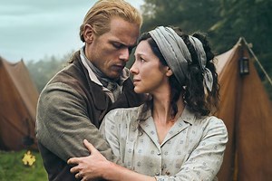 Caitriona Balfe Says It Doesn’t “Get Stale” Shooting Jamie and Claire’s ‘Outlander’ Kisses