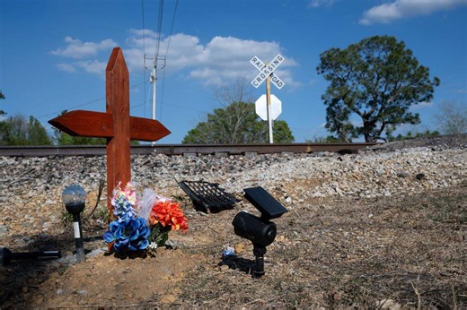 Coroner says 5 killed in train-van crash at dangerous South MS railroad crossing