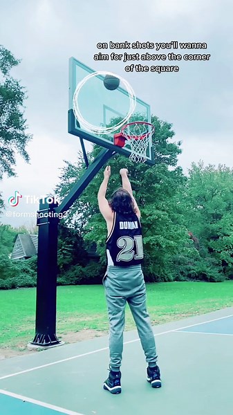 I just want to help you make more #bankshots #formshooting #howtoshoot#howto#bankshot#midrange #timduncan#duncan#nbalegend#basketball#basketballtips#basketballadvice#basketballtraining#basketballtiktok#sanantoniospurs