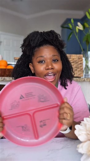 🍽️ MyPlate still works! Even with updates in the 2026 Dietary Guidelines, the MyPlate method stays aligned with the best nutrition science for balanced eating — fruits, veggies, protein, grains, & dairy (or alternatives). 🥦🍎🥗 There are some changes in focus and recommendations, but the core of MyPlate continues to be a simple, practical tool to help you eat well every day. 👇🏿 Read the full 2026 Dietary Guidelines here: https://cdn.realfood.gov/DGA.pdf ✨ Save this video for reference share 