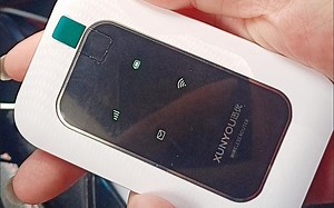 随身WiFi高通410方案，可玩性很高，可刷Linux/Debian全网通，带电池随身携带，已经可以插卡使用