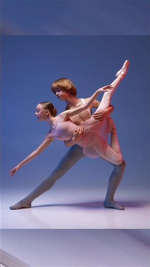 🇺🇦 Model poses for photoshoot📸 Ballet. Models Jaromir and Kamilla