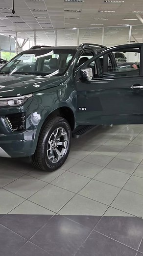 Chevrolet S10 LTZ: A Closer Look at this White Camionete