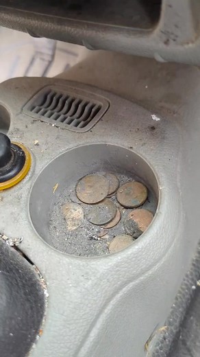 141K views · 989 reactions | La cigarette est à bannir en voiture  #renault #asmr #clean #bubbleauto-000 | Keanu Frieda | Facebook