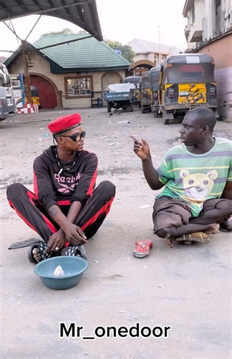 Begging prank😂😂 #fypシ゚ #prank #comedy #trending #fblifestyle #viral #explore | ONE DOOR