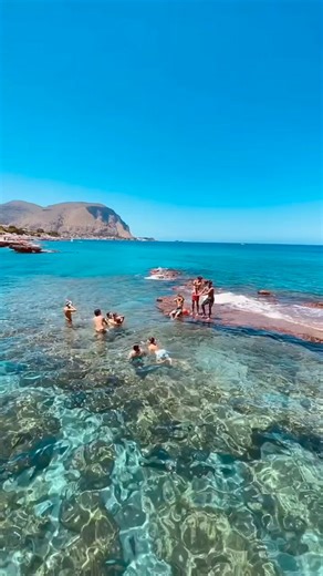 Le acque cristalline del l'Addaura di #Palermo ☀️😍🌊 Amazing ❤️ #Mondopalermo 📹 @__tullio_ | MondoPalermo