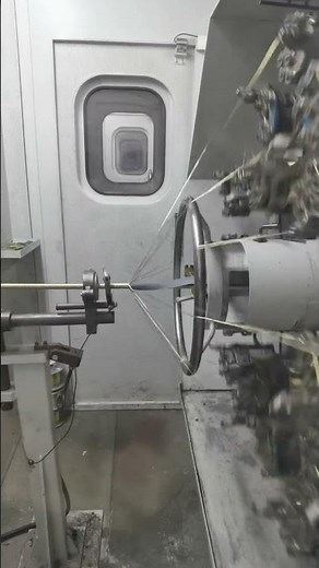 High speed braiding machine is making steel wire braided hydraulic hose